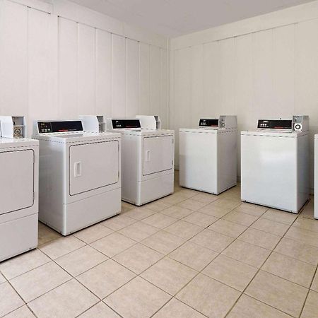 Days Inn By Wyndham Fort Pierce Midtown Extérieur photo