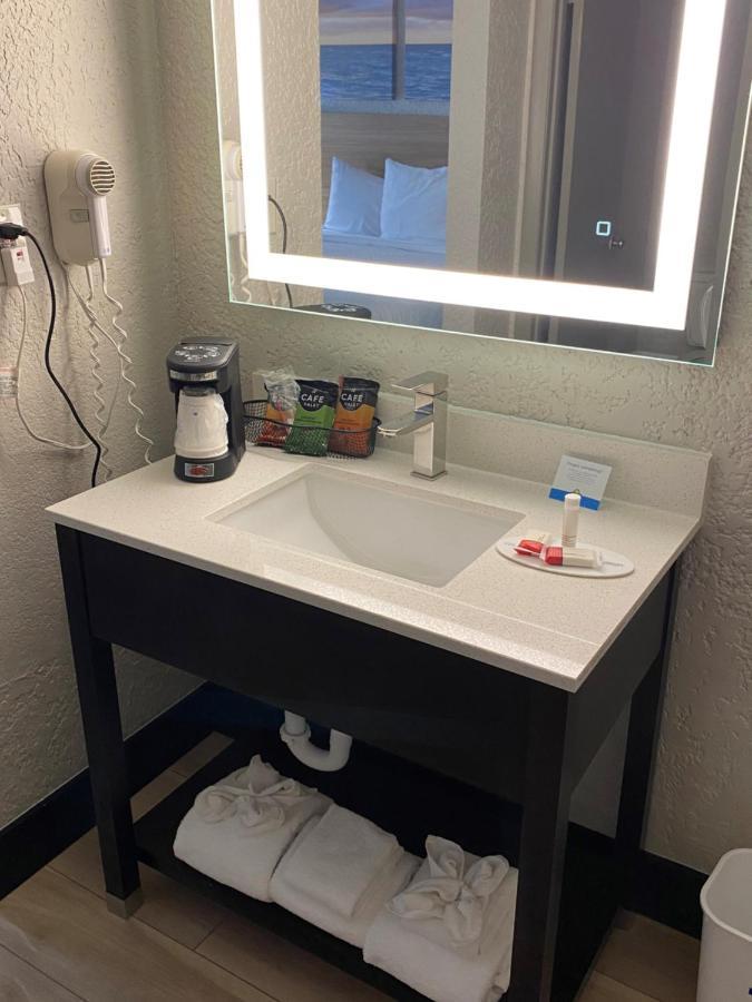 Days Inn By Wyndham Fort Pierce Midtown Extérieur photo