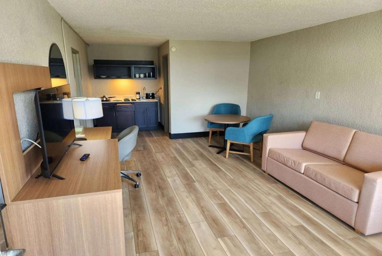 Days Inn By Wyndham Fort Pierce Midtown Extérieur photo