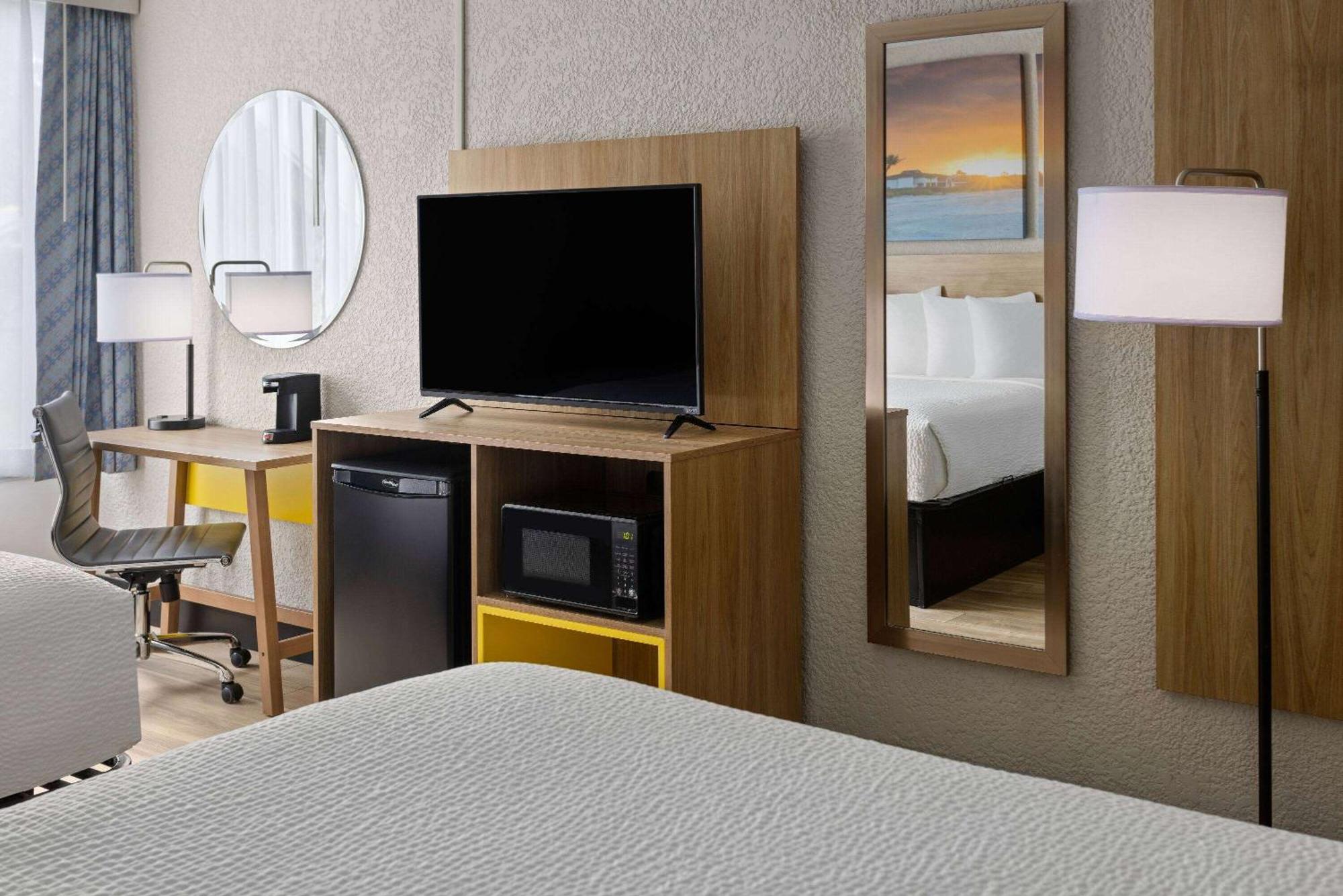 Days Inn By Wyndham Fort Pierce Midtown Extérieur photo