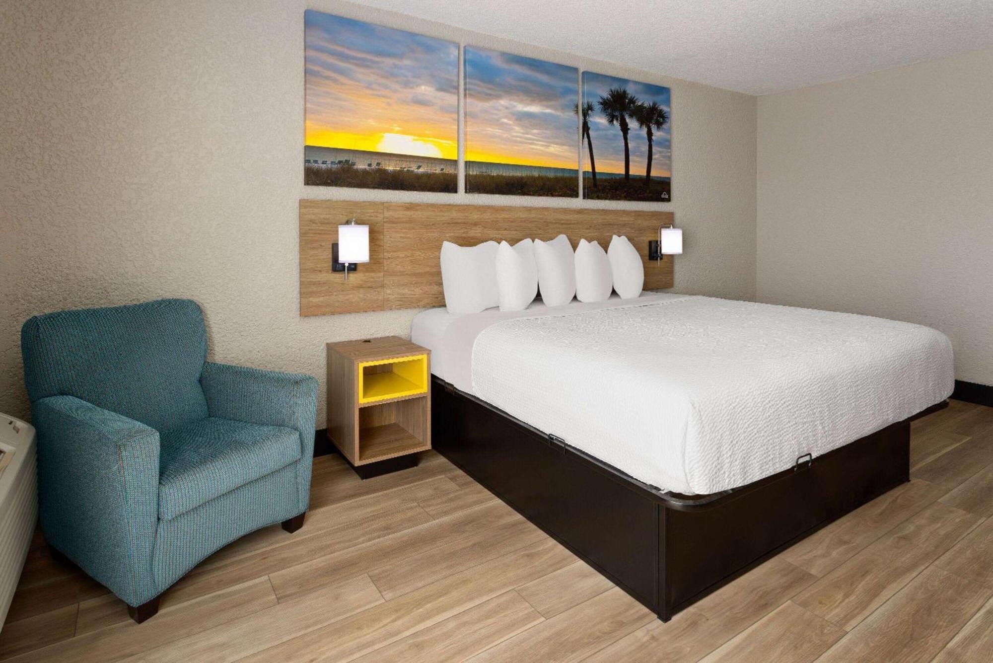 Days Inn By Wyndham Fort Pierce Midtown Extérieur photo