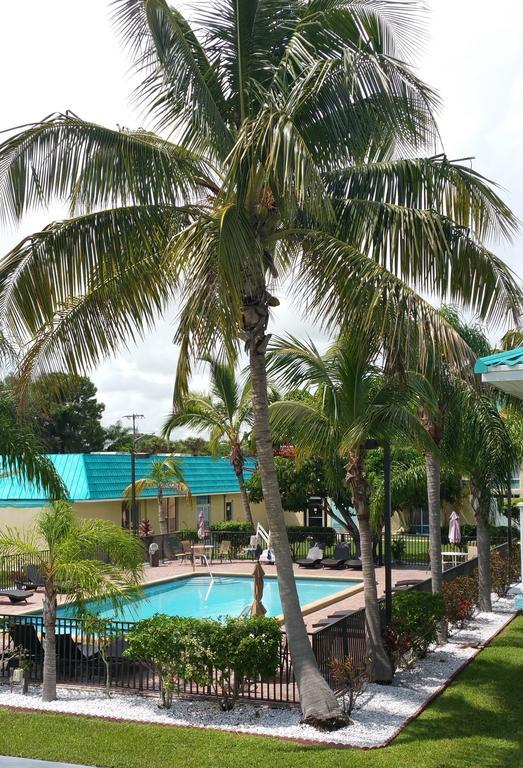 Days Inn By Wyndham Fort Pierce Midtown Extérieur photo