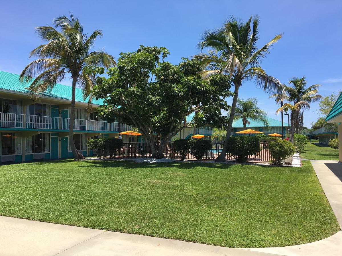 Days Inn By Wyndham Fort Pierce Midtown Extérieur photo